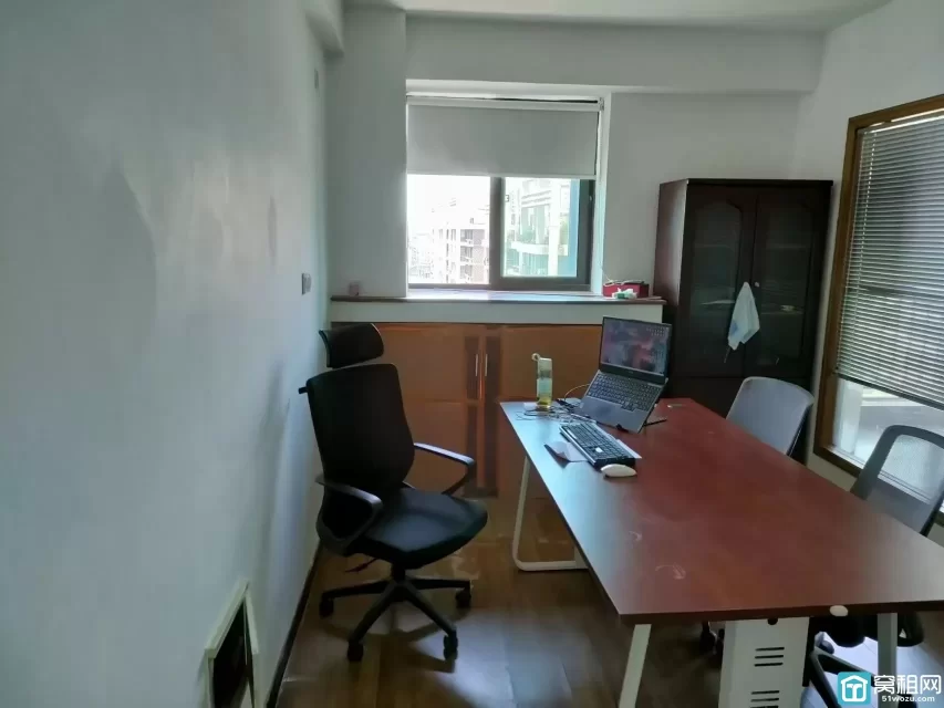 宁波丽园尚都B座64平米写字楼出租租金2900元