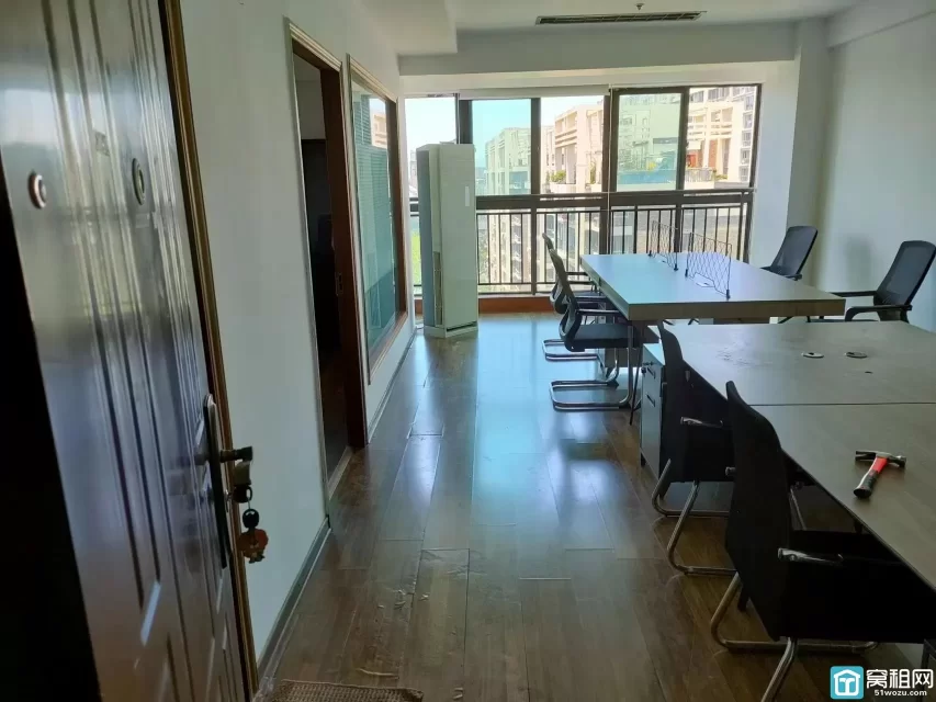 宁波丽园尚都B座64平米写字楼出租租金2900元