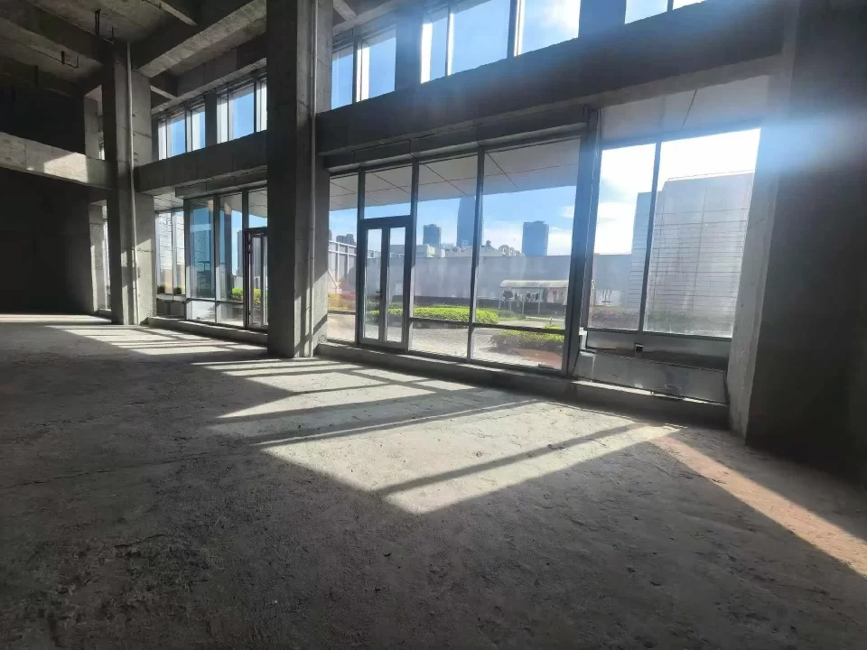 宁波路劲新天地3号楼产证单层400平，两层共800平，带超大露台！