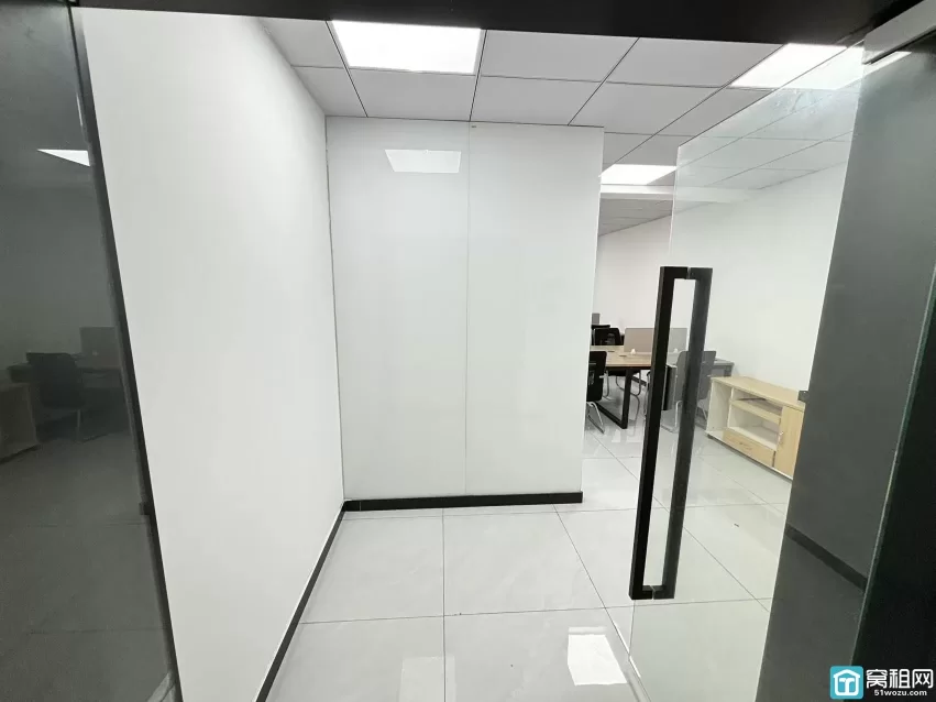 宁波海曙区中央商座98平米办公室出租3300元/月