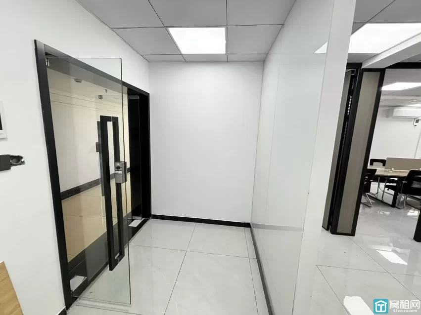 宁波海曙区中央商座98平米办公室出租3300元/月