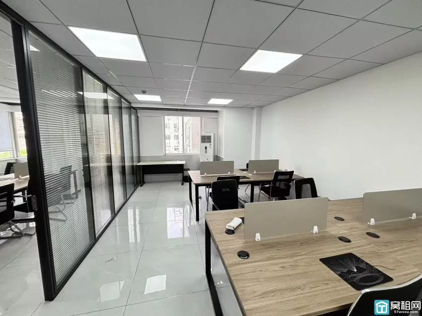 宁波海曙区中央商座98平米办公室出租3300元/月