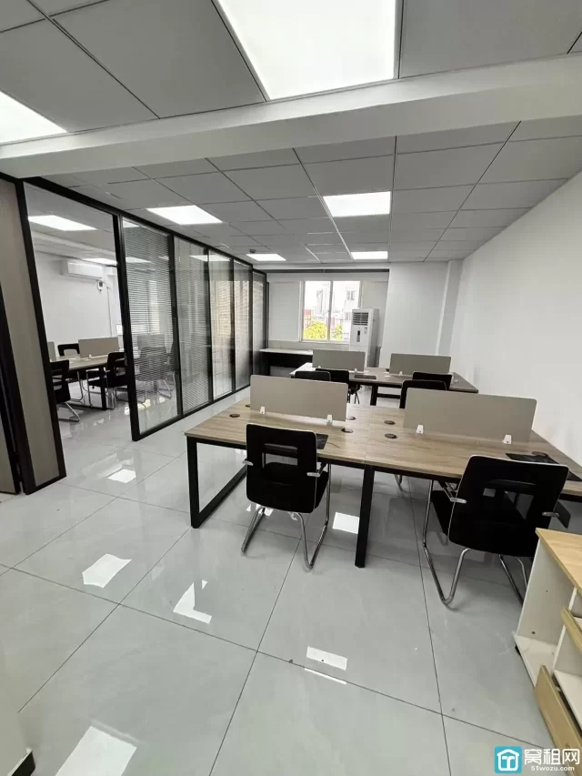 宁波海曙区中央商座98平米办公室出租3300元/月