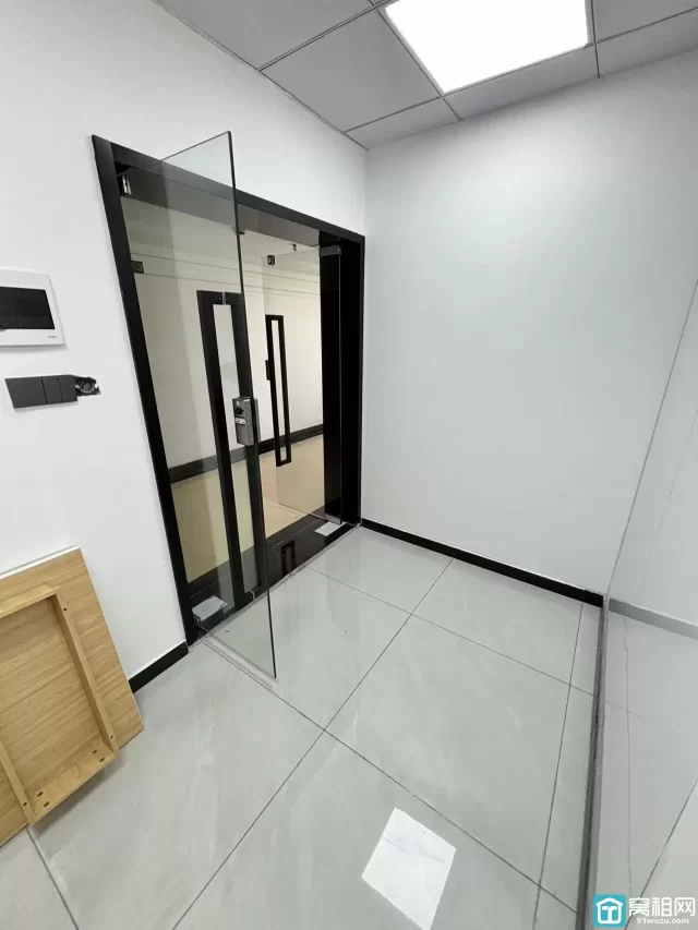 宁波海曙区中央商座98平米办公室出租3300元/月