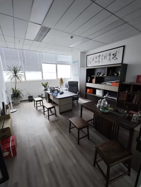 宁波高新区AUX奥创中心面积：318.52平出租租金：1.25元/月精装修交付