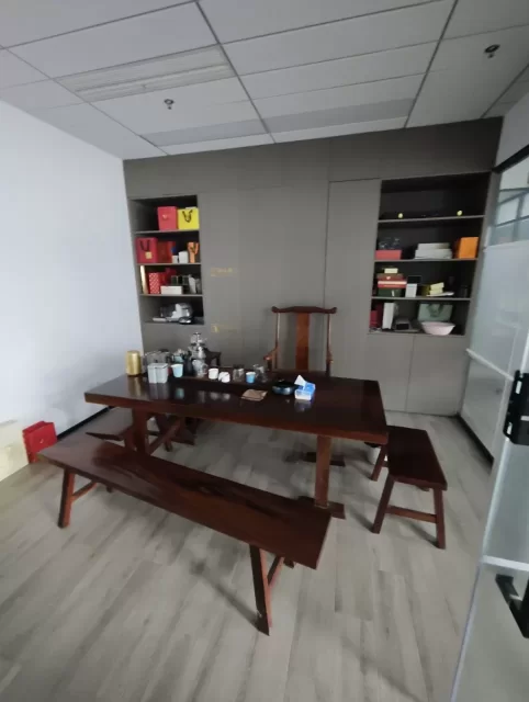 宁波高新区AUX奥创中心面积：318.52平出租租金：1.25元/月精装修交付