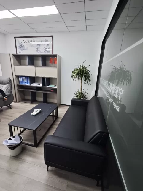 宁波高新区AUX奥创中心面积：318.52平出租租金：1.25元/月精装修交付