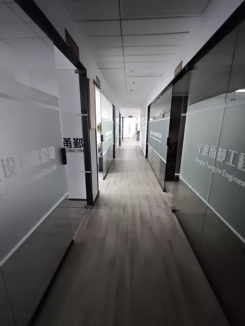 宁波高新区AUX奥创中心面积：318.52平出租租金：1.25元/月精装修交付