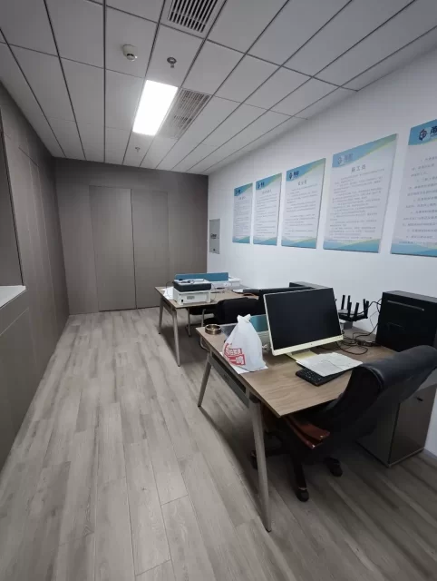 宁波高新区AUX奥创中心面积：318.52平出租租金：1.25元/月精装修交付