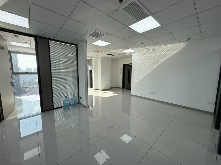 宁波海曙区环球中心大厦240平精装写字楼出租