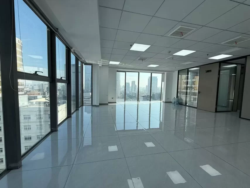 宁波海曙区环球中心大厦240平精装写字楼出租