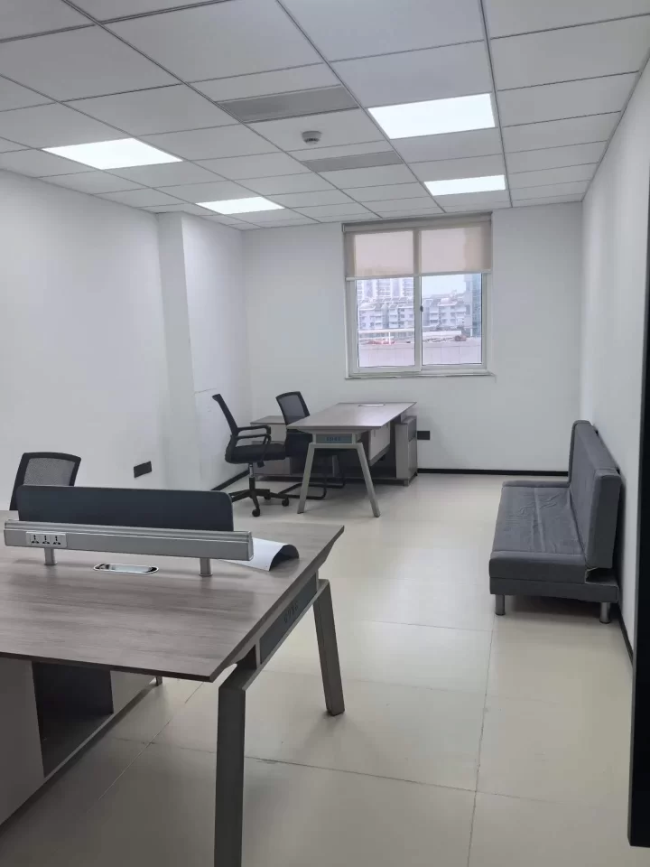 宁波西门口永煌大厦47平出租 带家具 好停车 地铁口月租金2000元/月