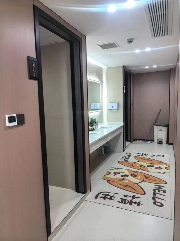 宁波西门口永煌大厦47平出租 带家具 好停车 地铁口月租金2000元/月