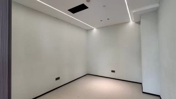 宁波鄞州区钱湖天地办公室出租，西南380平5隔间 特价20000/月