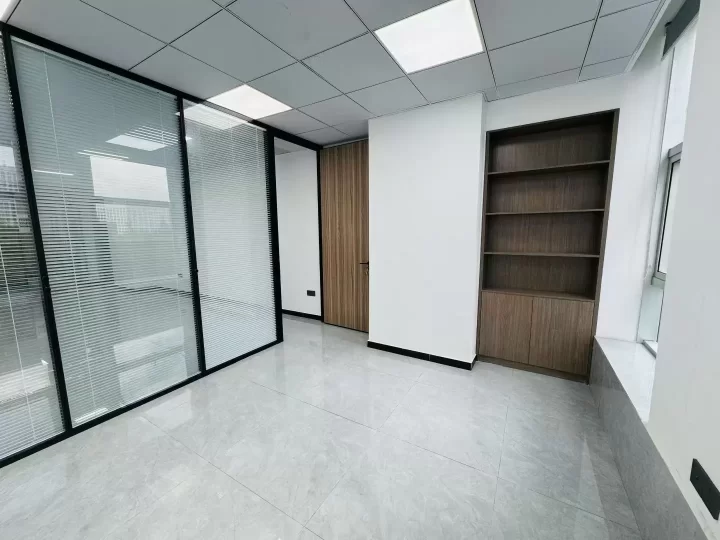 宁波涌金大厦90平一个隔间，朝南特价2999元