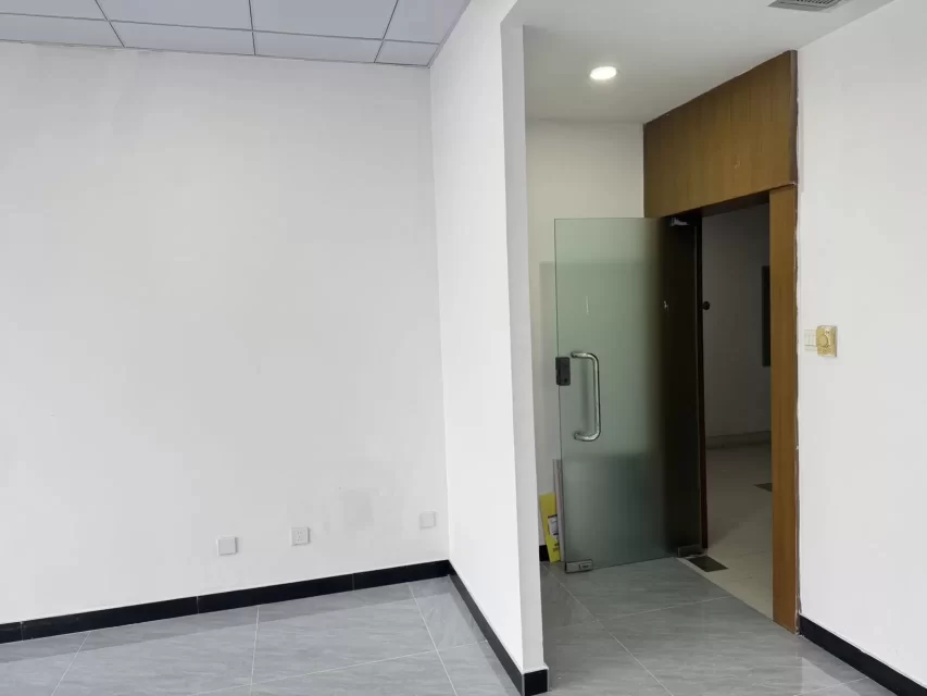 宁波高铁站附近月湖银座大厦朝南43平，物业费4.2，独立空调24小时开放