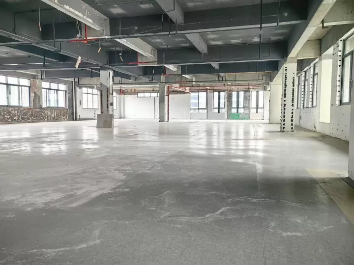 亿天556大厦整层2000平，毛坯，大面积开放格局，动线无阻碍，财运更流通