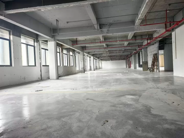 亿天556大厦整层2000平，毛坯，大面积开放格局，动线无阻碍，财运更流通