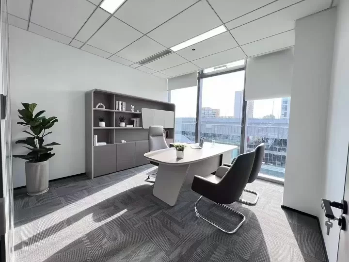 宁波奉化金茂大厦118平米全景落地窗免费注册公司～每周入户吸尘服务