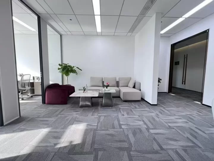 宁波奉化金茂大厦118平米全景落地窗免费注册公司～每周入户吸尘服务