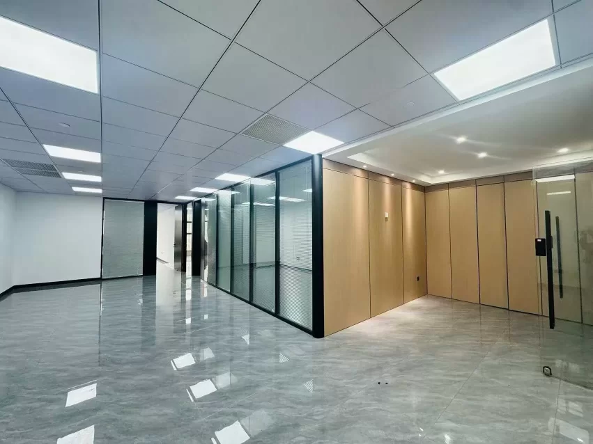 鄞州城南商务大厦出租朝东208平3隔间独立办公室