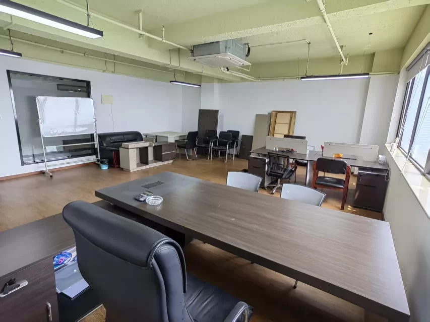 宁波鄞州区李惠利医院对面品牌产业园面积88.59平朝东办公室出租