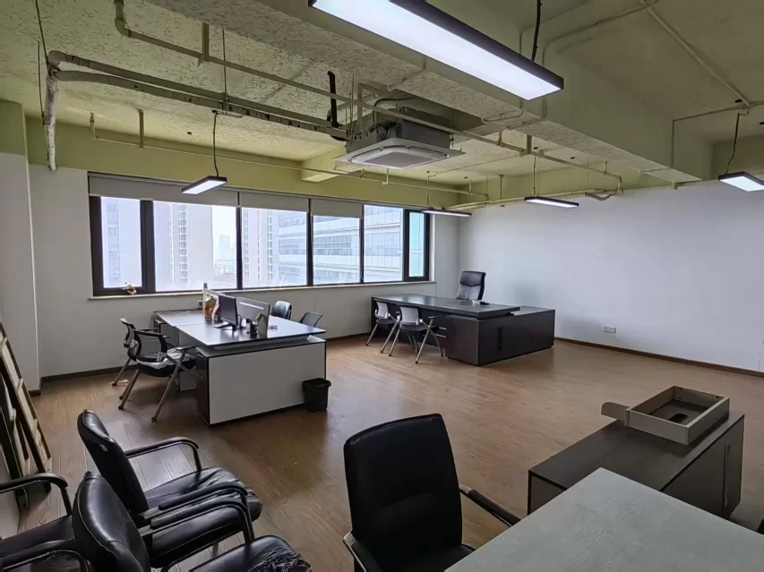 宁波鄞州区李惠利医院对面品牌产业园面积88.59平朝东办公室出租