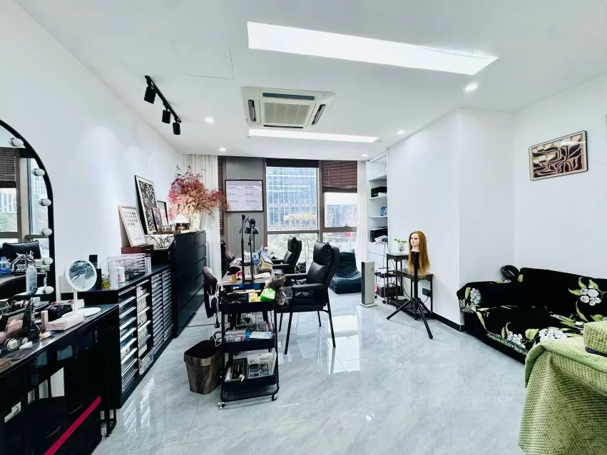 宁波商会大厦美甲工作室出租45平方2700元朝南