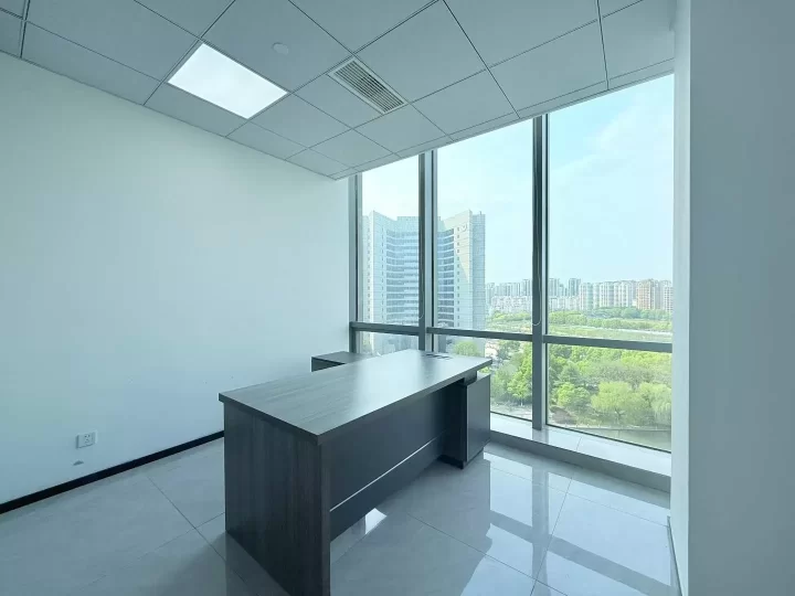 宁波高新区研发园50平，江景房带全套家具，价格2600元随时看房