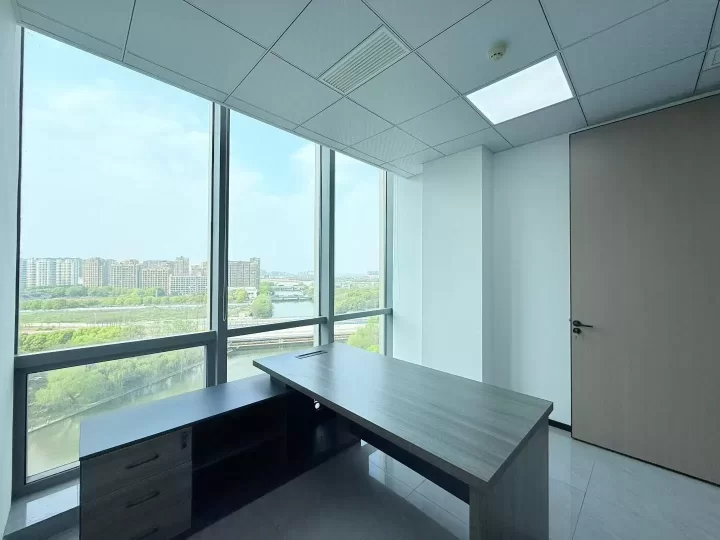 宁波高新区研发园50平，江景房带全套家具，价格2600元随时看房