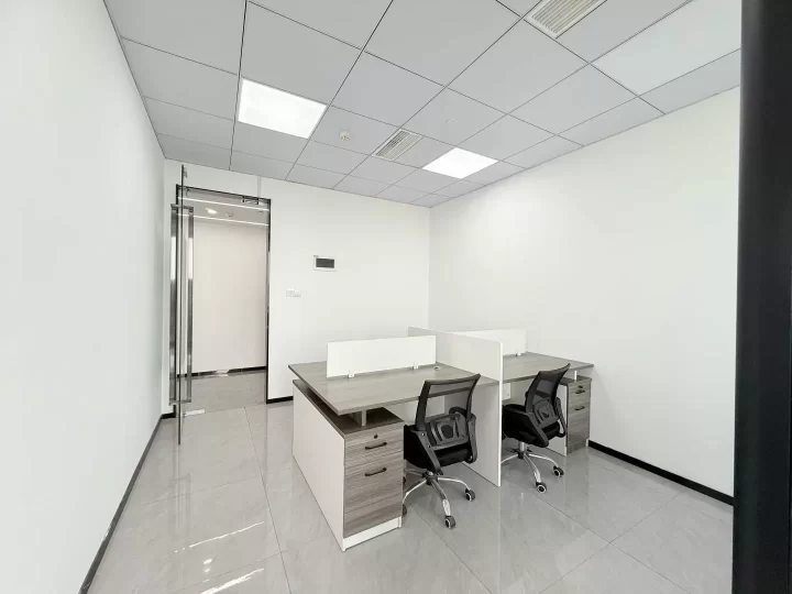 宁波高新区研发园50平，江景房带全套家具，价格2600元随时看房