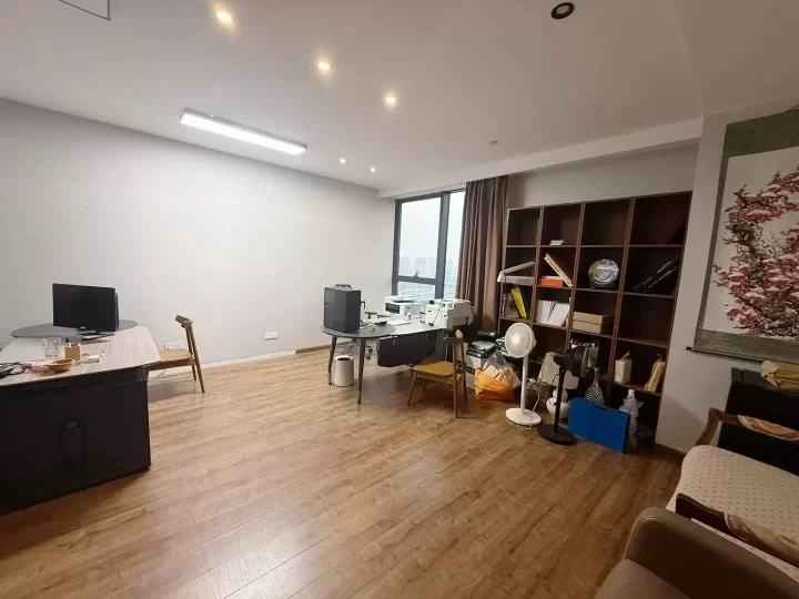 宁波潘火地铁口和荣大厦1160方出租，单价1.73元写字楼招租