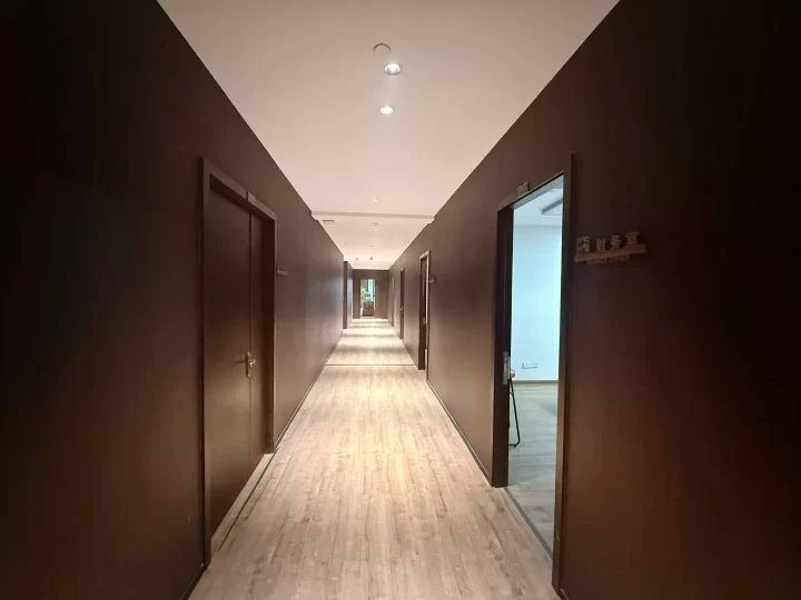 宁波潘火地铁口和荣大厦1160方出租，单价1.73元写字楼招租