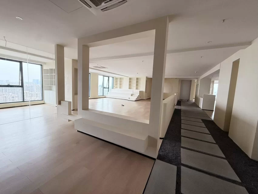 宁波和荣大厦584方，单价1.7，朝南，户型方正、采光通透、高利用率