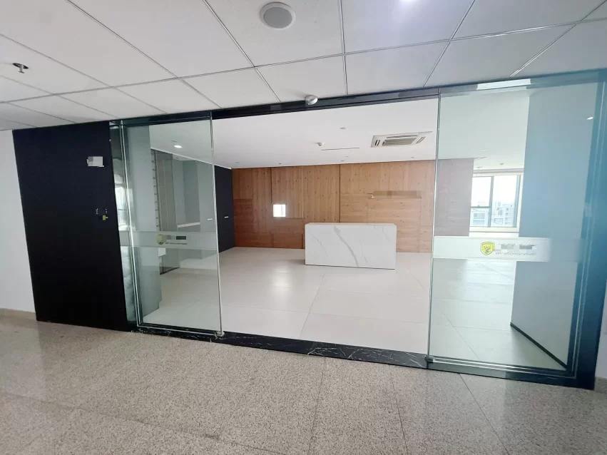 宁波潘火写字楼出租和荣大厦566方，单价1.74。朝南，双面采光