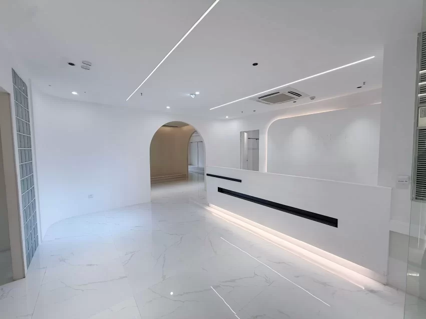 宁波和荣大厦婚纱工作室435平米装修，年租金224410元