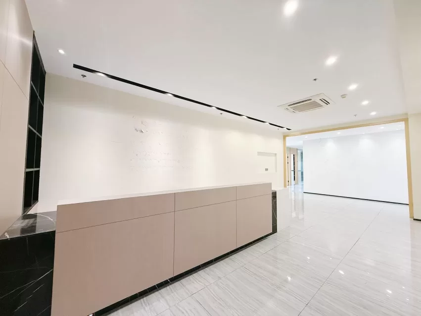 宁波鄞州区地铁口写字楼和荣大厦584方，单价1.67元