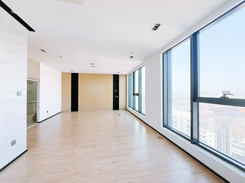 宁波鄞州区地铁口写字楼和荣大厦584方，单价1.67元