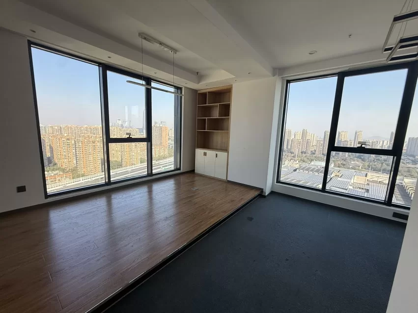 宁波和荣大厦面积404方，单价1.6，可拆掉，做好全新顶地大通间