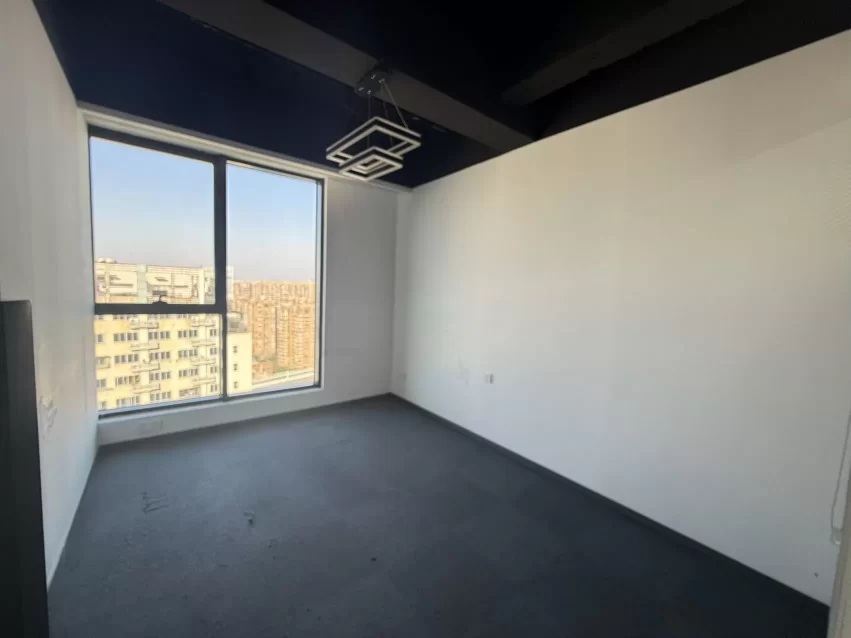 宁波和荣大厦面积404方，单价1.6，可拆掉，做好全新顶地大通间