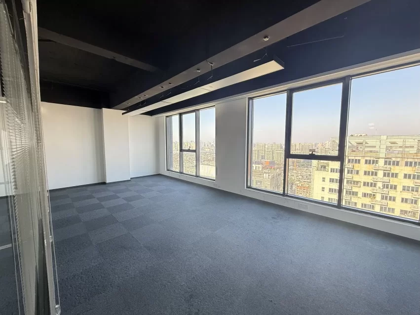 宁波和荣大厦面积404方，单价1.6，可拆掉，做好全新顶地大通间