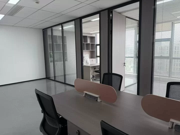 宁波欣捷大厦4号线金山站108平，3888元，湖景带家具出租