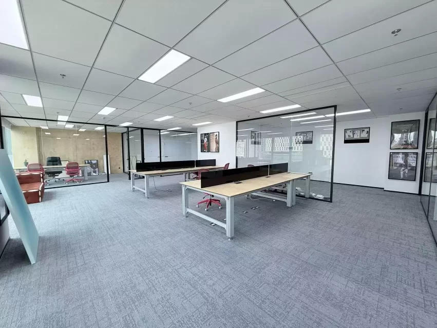 东部新城恒创国际 327㎡ 精装办公室 一线西面河景，视野绝绝子