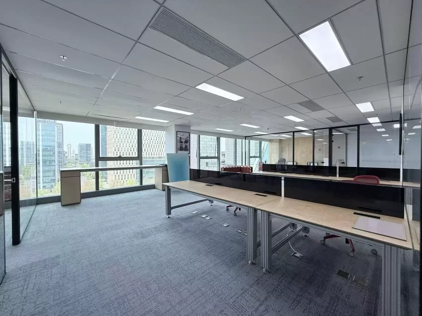 东部新城恒创国际 327㎡ 精装办公室 一线西面河景，视野绝绝子