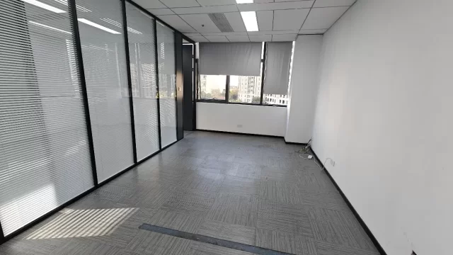 宁波镇海写字楼萌恒大厦东北双面采光106平4997元/月出租