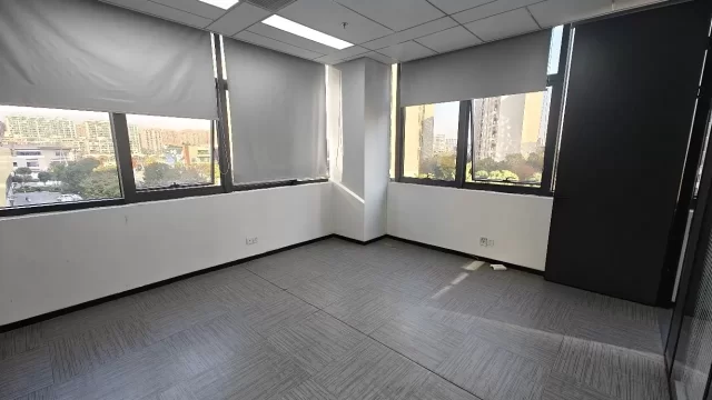 宁波镇海写字楼萌恒大厦东北双面采光106平4997元/月出租