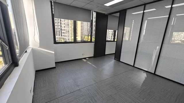 宁波镇海写字楼萌恒大厦东北双面采光106平4997元/月出租