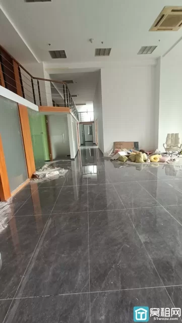 宁波东海曙光新装400平x2  挑高5.2米朝东南 大小10个隔间 独立空调