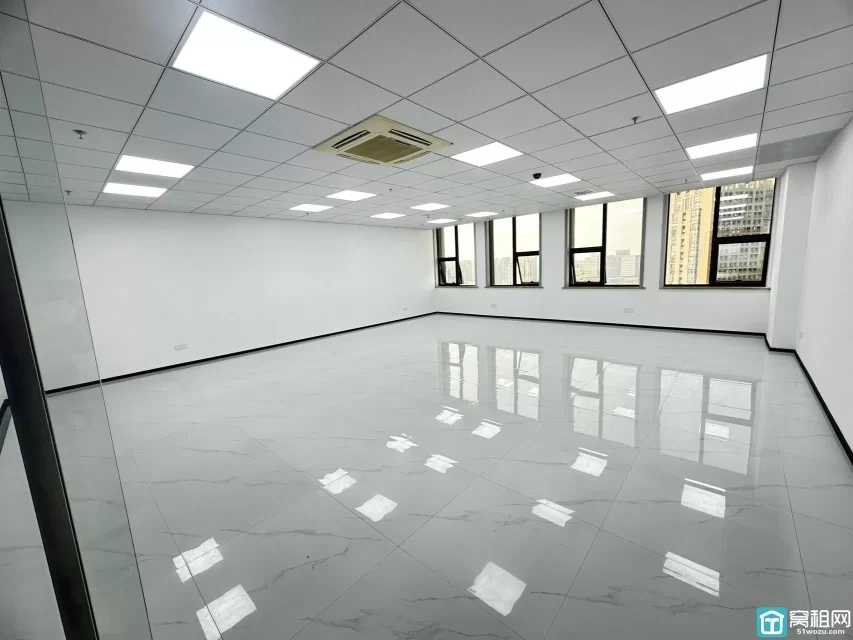 宁波高新区博浪大厦110平办公室出租朝东