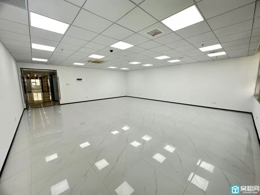 宁波高新区博浪大厦110平办公室出租朝东